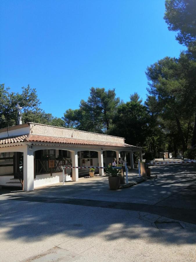 Domaine De La Sainte Baume Hotel Nans-les-Pins Ngoại thất bức ảnh