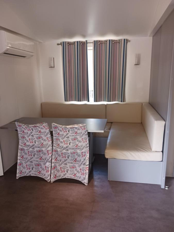 Domaine De La Sainte Baume Hotel Nans-les-Pins Ngoại thất bức ảnh